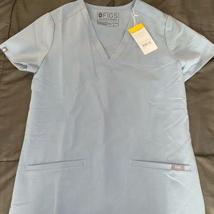 Figs scrub top